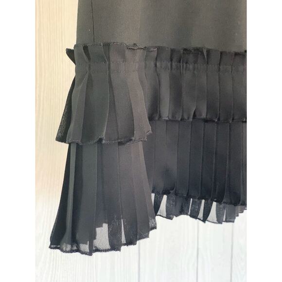 The Limited Black Pleated Hem Skirt Size 6 NWT - Picture 2 of 2